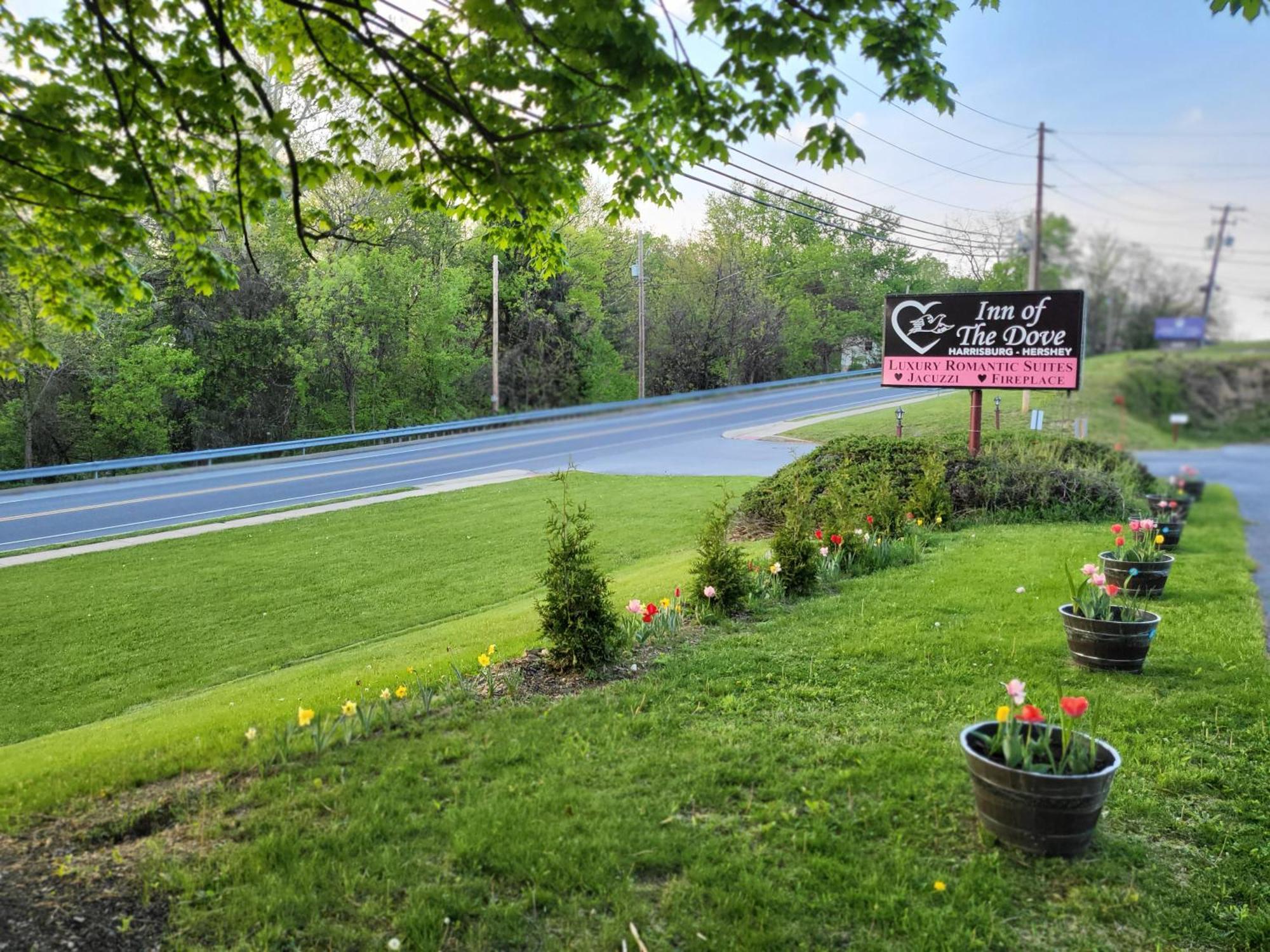 Inn Of The Dove - Romantic Luxury Suites With Jacuzzi & Fireplace At Harrisburg-Hershey-Philadelphia, Pa Bagian luar foto