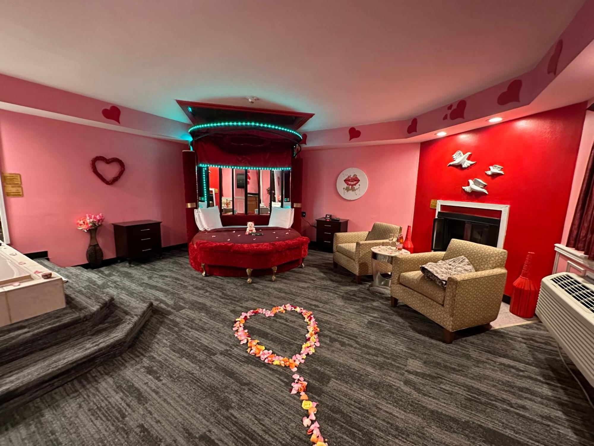 Inn Of The Dove - Romantic Luxury Suites With Jacuzzi & Fireplace At Harrisburg-Hershey-Philadelphia, Pa Bagian luar foto