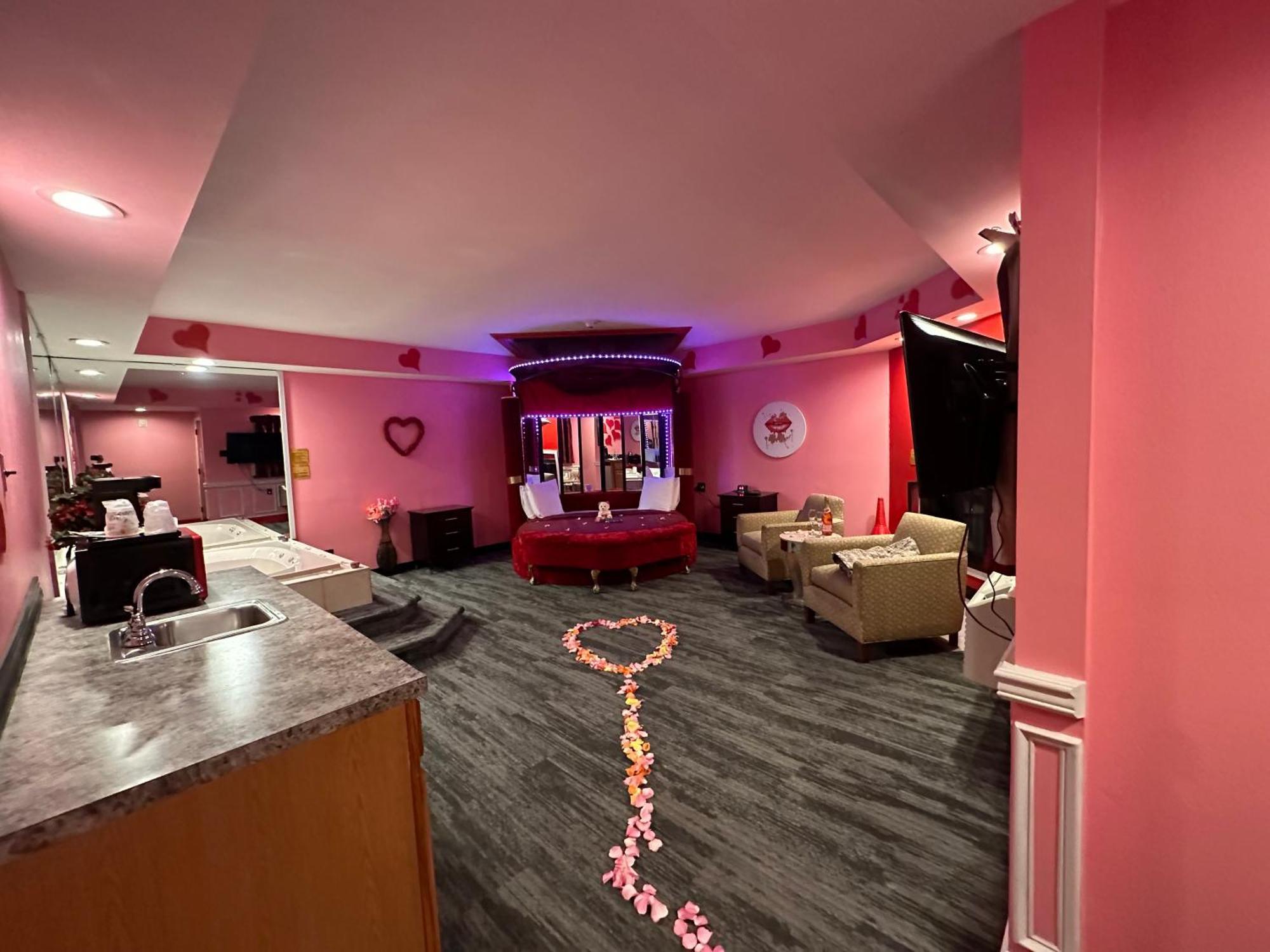 Inn Of The Dove - Romantic Luxury Suites With Jacuzzi & Fireplace At Harrisburg-Hershey-Philadelphia, Pa Bagian luar foto