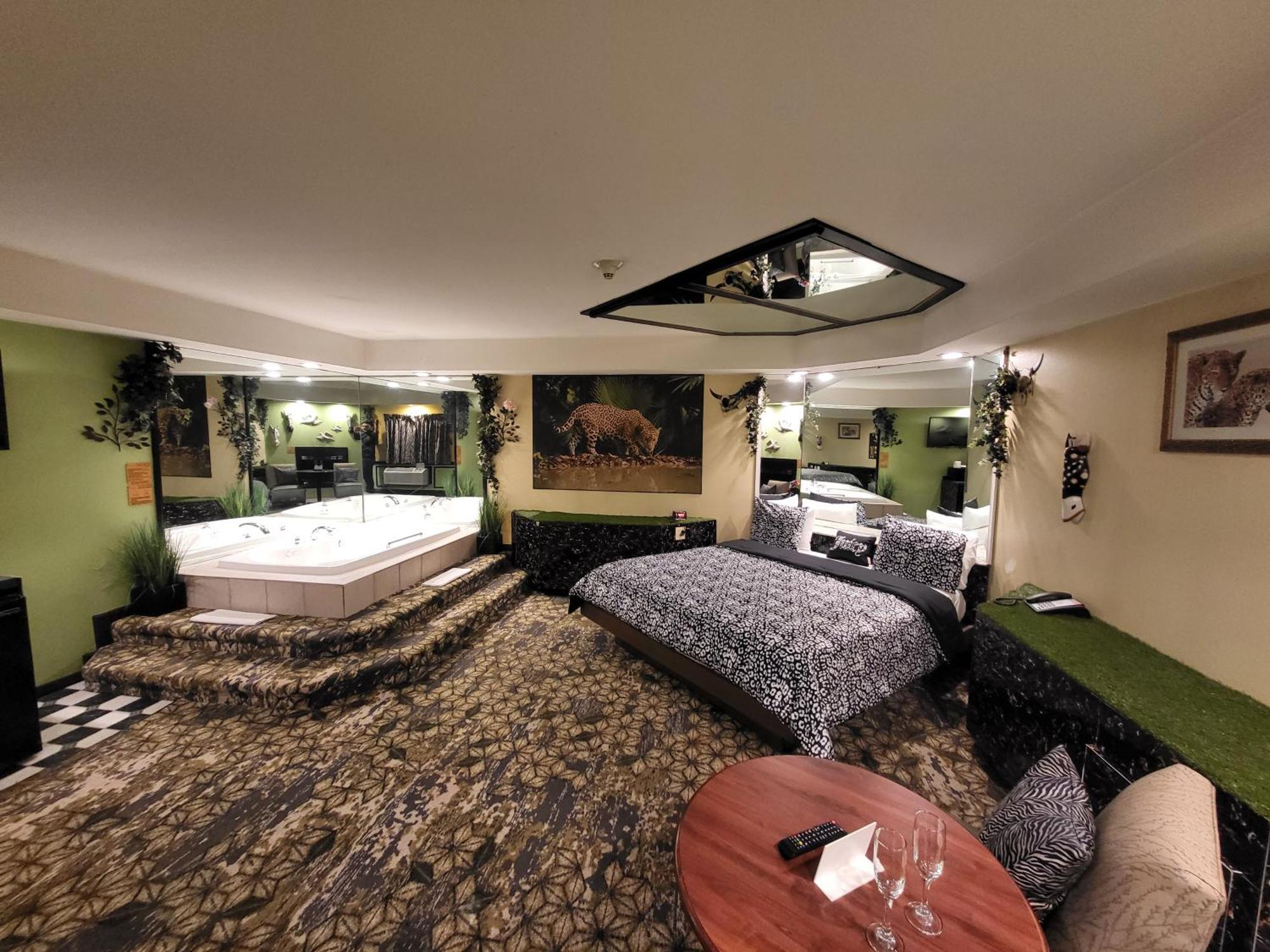 Inn Of The Dove - Romantic Luxury Suites With Jacuzzi & Fireplace At Harrisburg-Hershey-Philadelphia, Pa Bagian luar foto